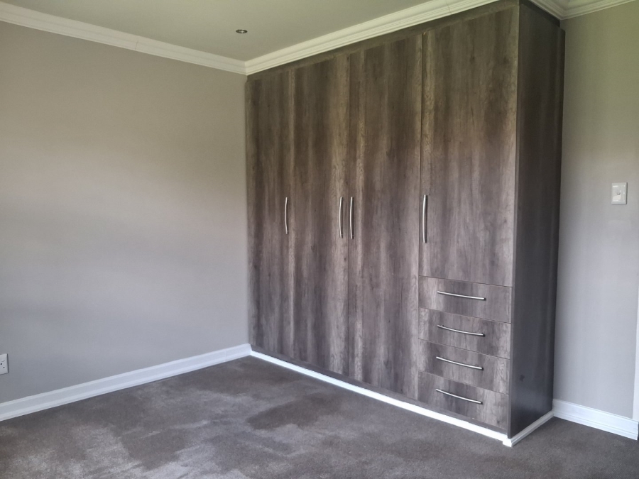 To Let 3 Bedroom Property for Rent in Hillside Free State